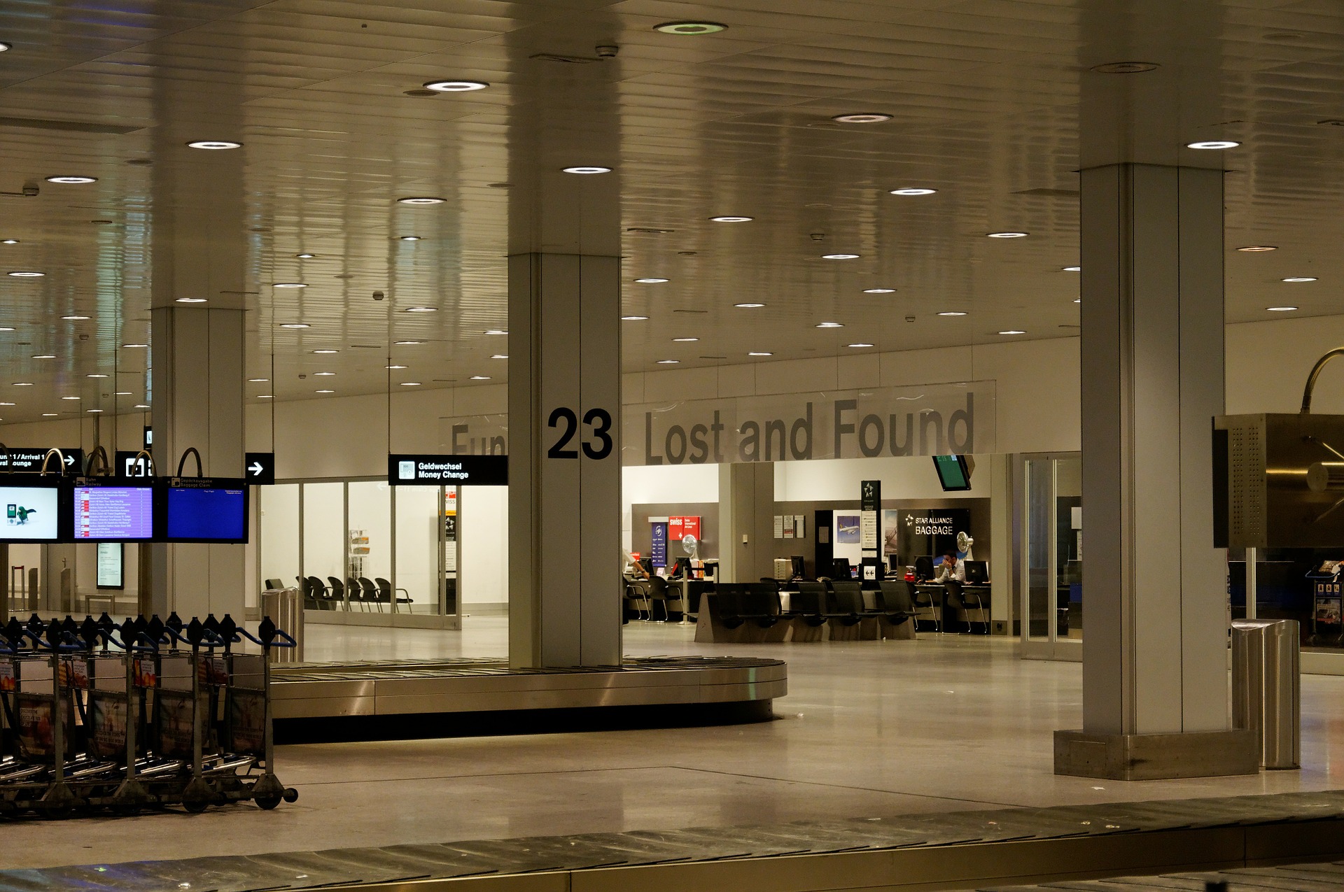 zurich airport lost baggage